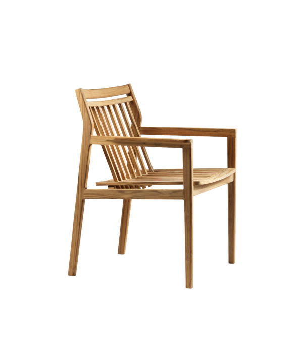M1 Sammen Garden Chair. Hagestol i teak fra FDB Møbler sett snett fra siden