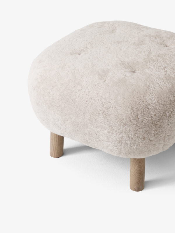 Pouf_ATD1_Sheepskin Moonlight_Oak