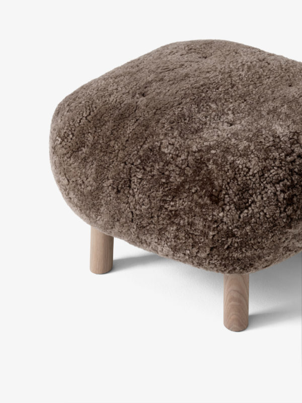 Pouf_ATD1_Sheepskin-Sahara-Oak_Detail_01