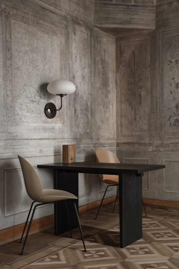 Beetle Dining Chair Conic fra Gubi