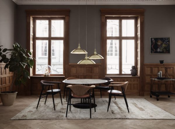 TS Column Spisebord fra Gubi