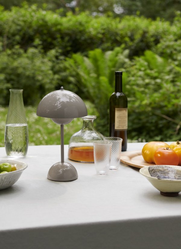 Flowerpot VP9 | Portable lamp fra &tradition, lampe vist i miljø