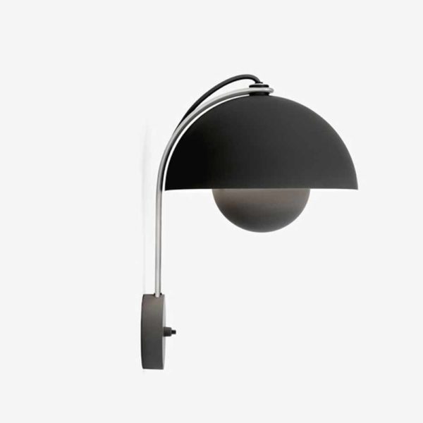 Flowerpot VP8 | Vegglampe fra &tradition, produktbilde av lampe i fargen matt black