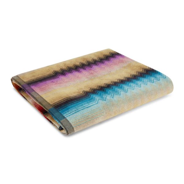 Byron håndkle | farge 149 fra missoni Home, produktbilde av håndkle i klassisk sikksakk-mønster i ulike pastellfarger