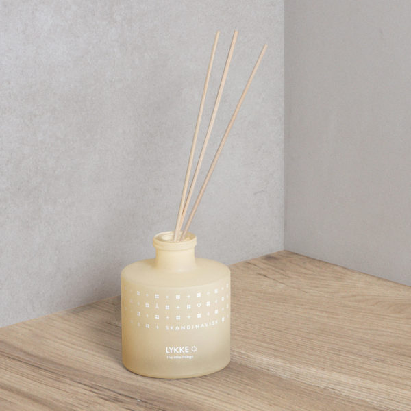 Diffuser 200ml fra Skandinavisk, miljøbilde av lykke