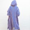 Naram Poncho fra Bongusta i dazzling blue & rose