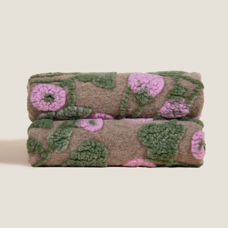 Armonia ullpledd med rosa og grønne detaljer fra frati home