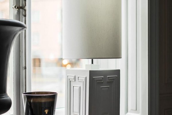 Stucco bordlampe fra Hallbergs of Sweden Stucco bordlampe fra Hallbergs of Sweden